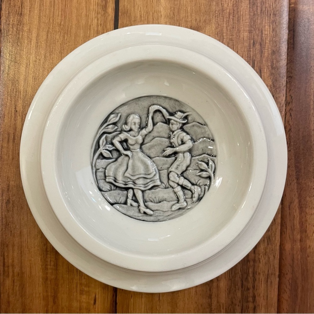 Vintage Evans Ceramic Round Ashtray White with Gold Trim - Picture 2 of 9